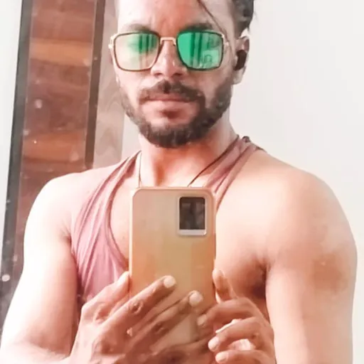 mirror selfie